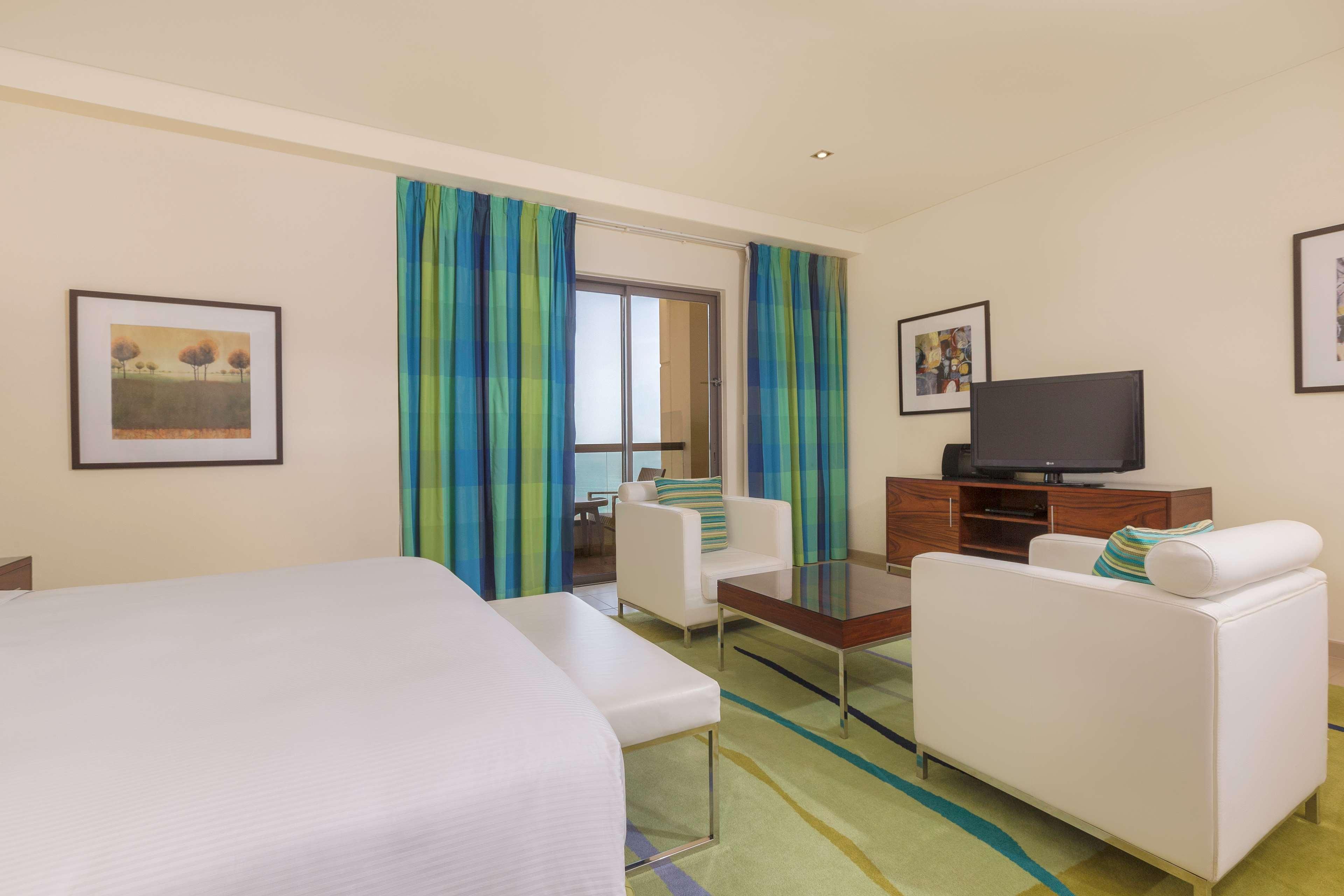 HOTEL HILTON DUBAI THE WALK DUBAI 4* (United Arab Emirates) - from £ 93 |  HOTELMIX